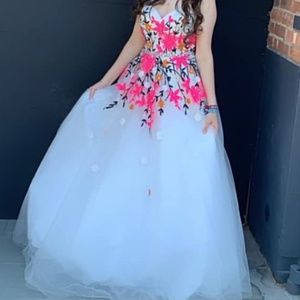 A-Line Sweetheart Prom Dress / Wedding Gown with Beautiful Floral Embroidery